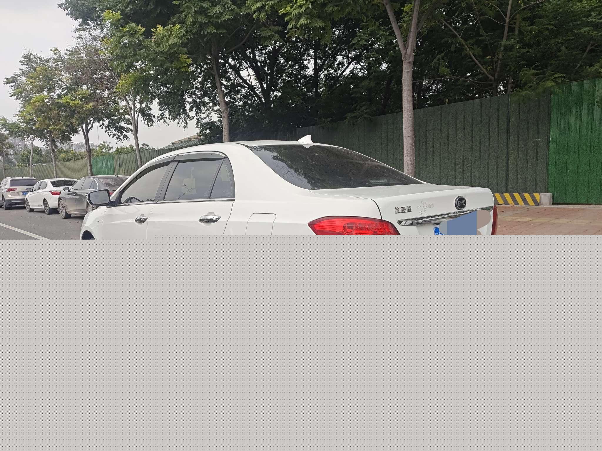 BYD Qin 2018 thumb 11