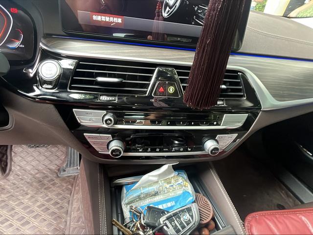 BMW 5 серии 2021 thumb 10