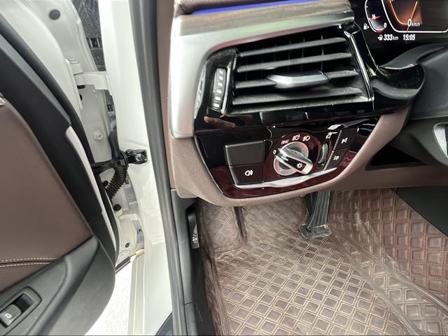 BMW 5 серии 2021 thumb 11
