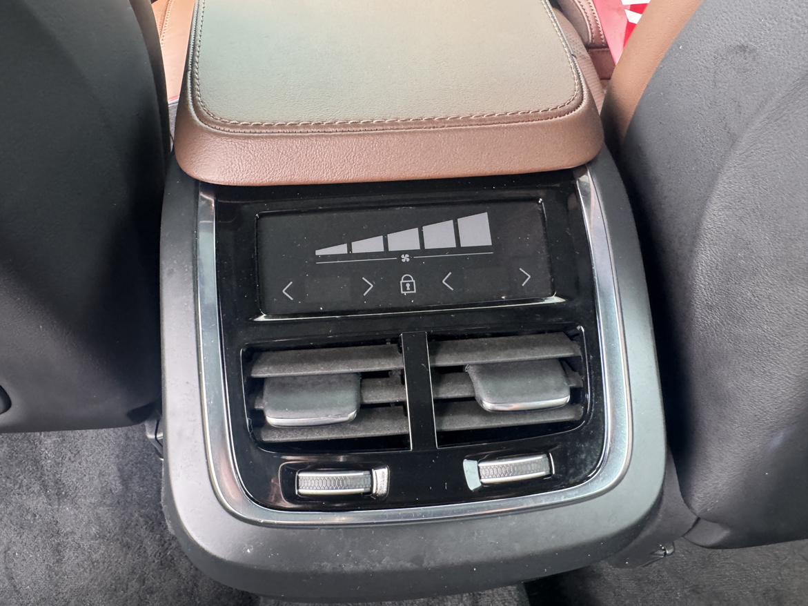 Volvo XC90 2021 thumb 11