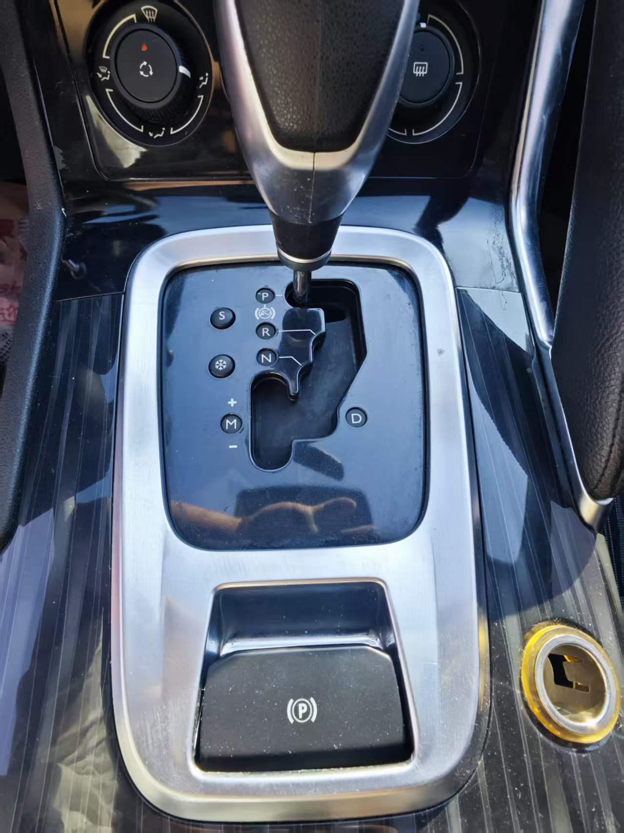 Peugeot 3008 2015 thumb 11