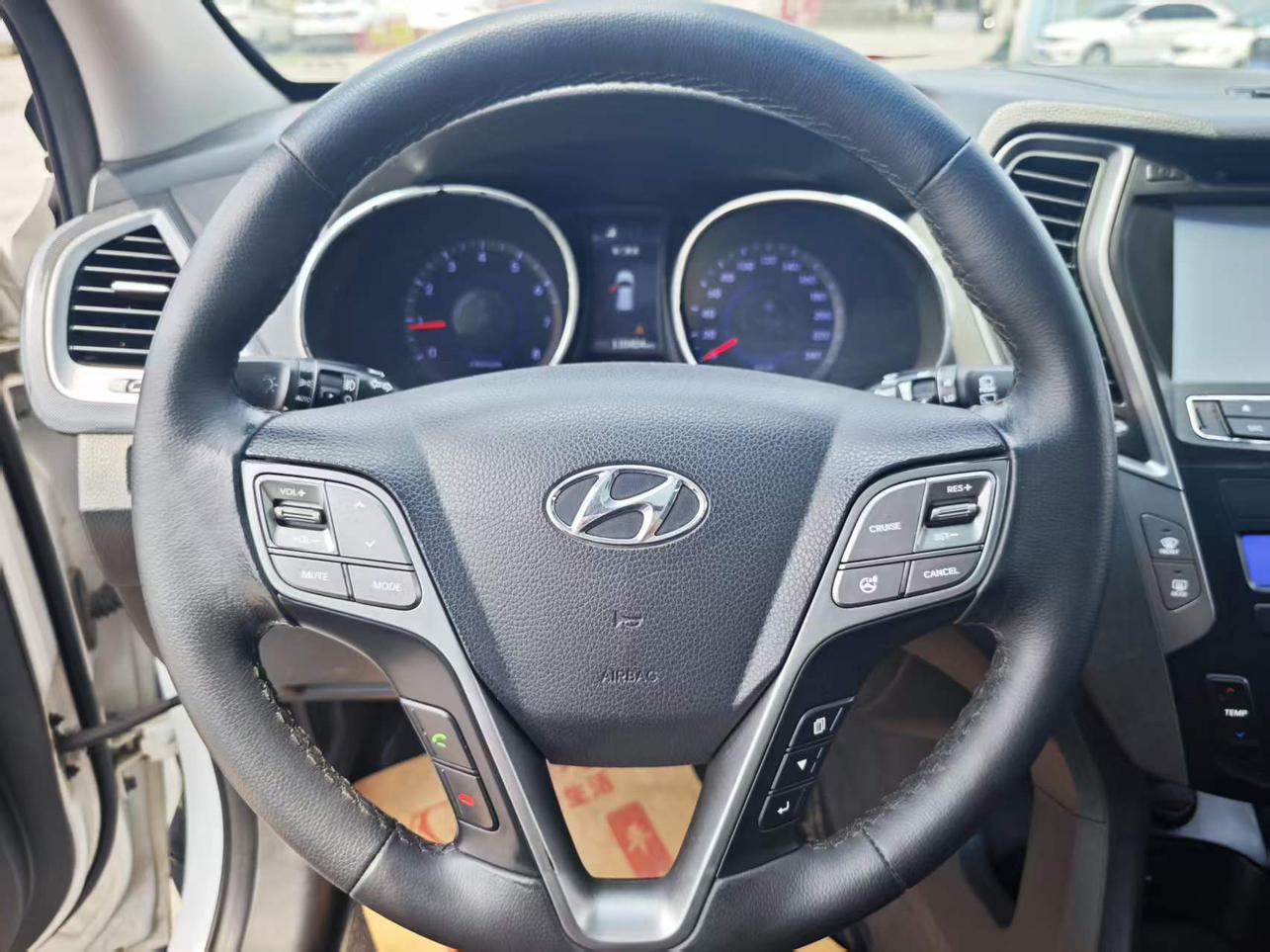 Hyundai Santa Fe 2013 thumb 8