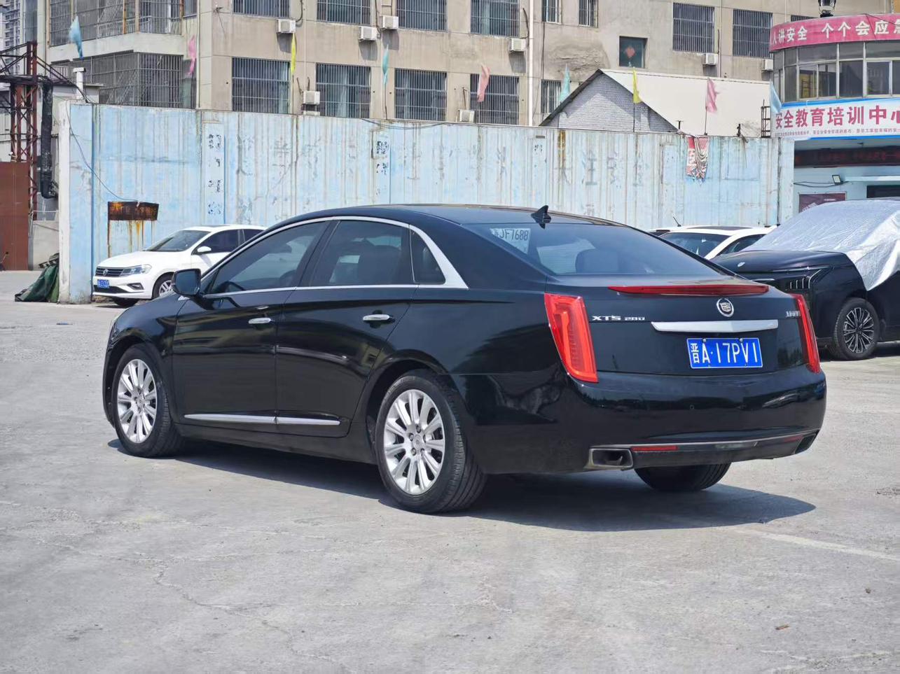 Cadillac XTS 2015 thumb 2