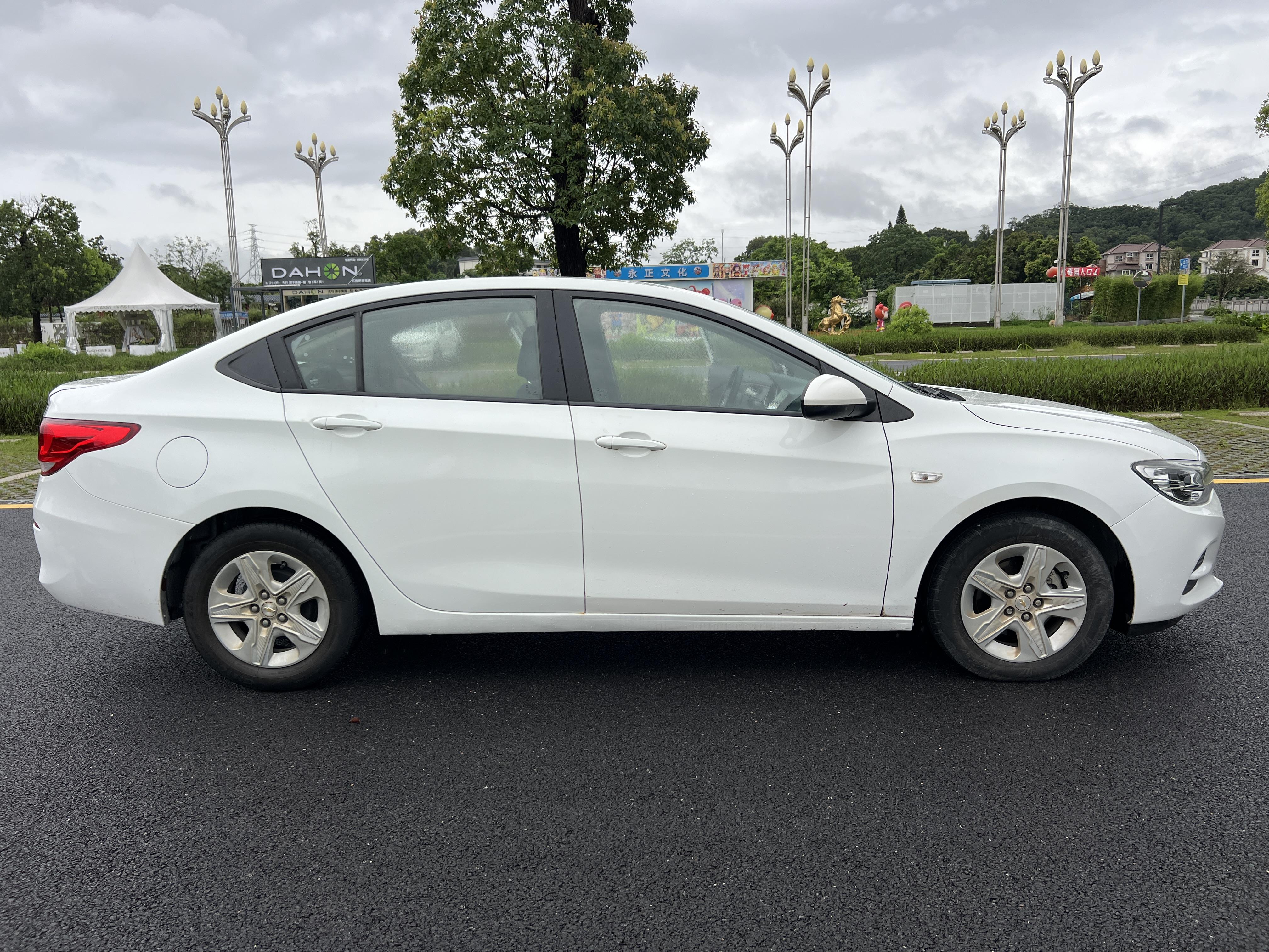 Chevrolet Cavalier 2016 thumb 6