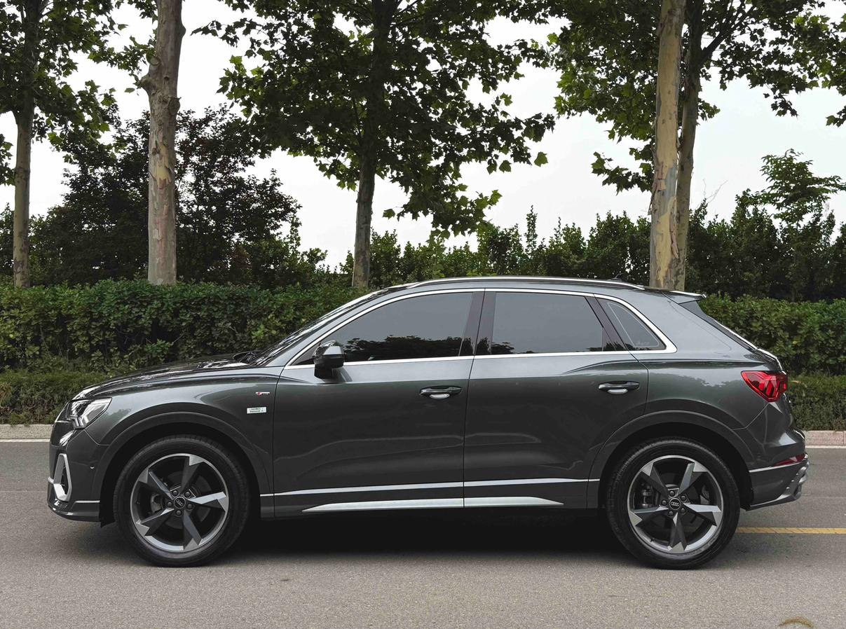 Audi Q3 2022 thumb 2