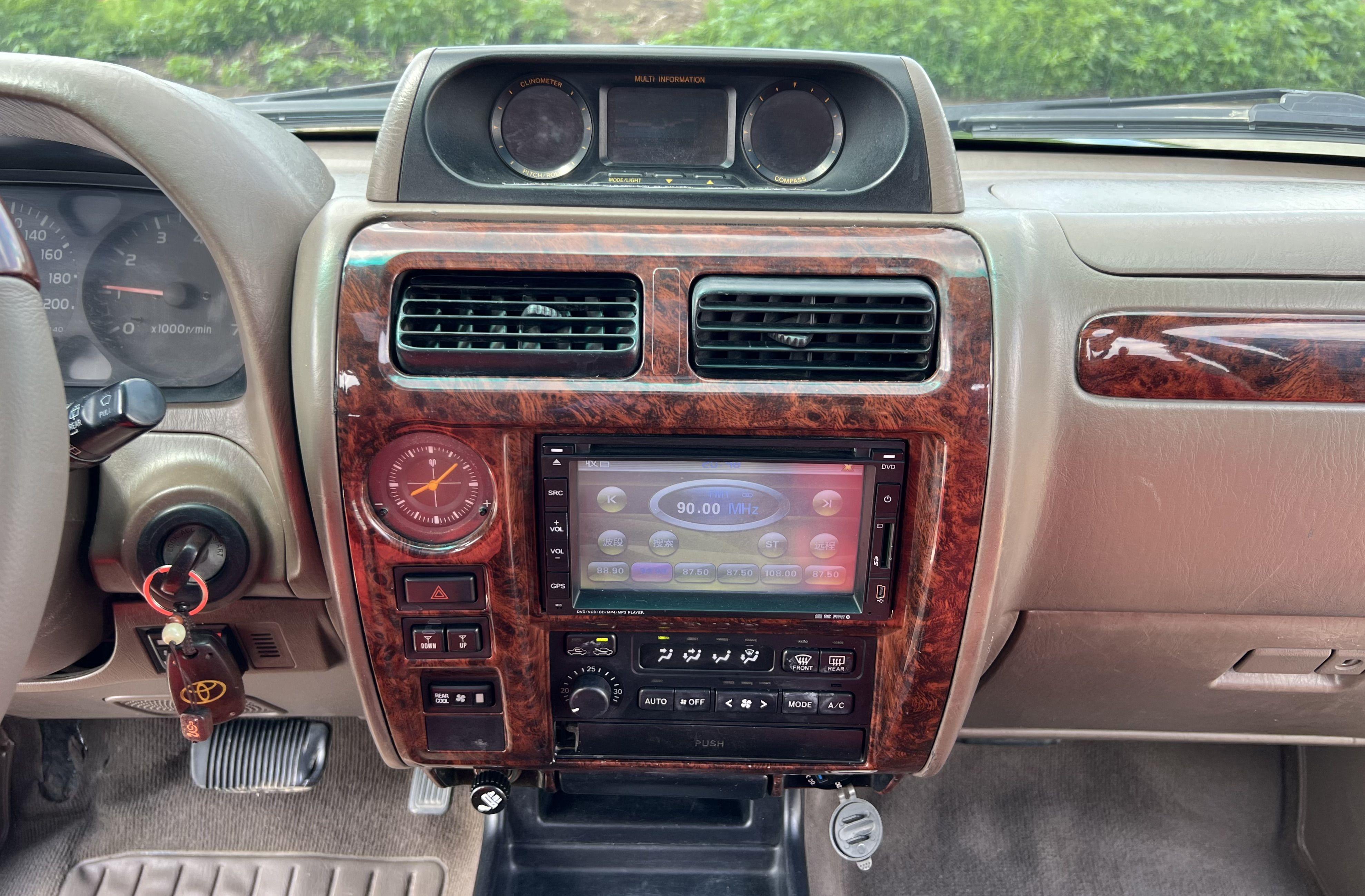 Toyota Land Cruiser Prado 2001 thumb 8