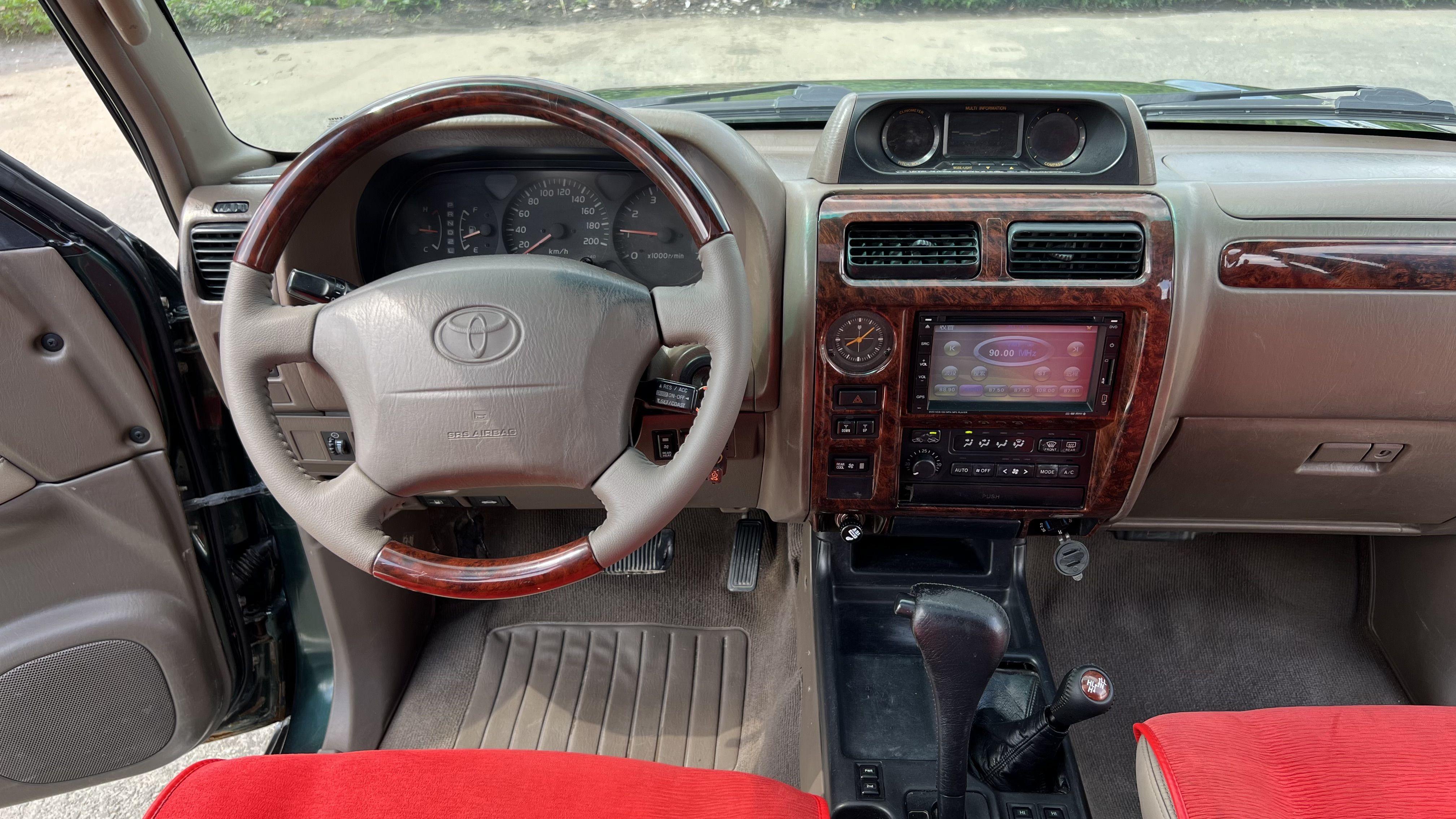 Toyota Land Cruiser Prado 2001 thumb 12