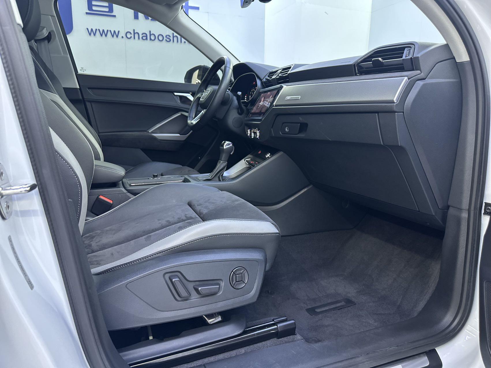 Audi Q3 2022 thumb 10
