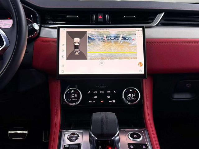 Jaguar F-Pace 2024 thumb 6