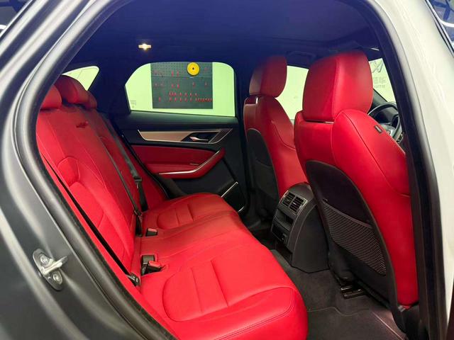 Jaguar F-Pace 2024 thumb 12