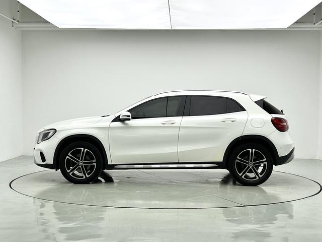 Mercedes-Benz GLA 2018 thumb 2