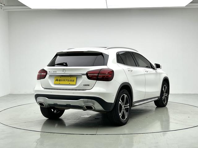 Mercedes-Benz GLA 2018 thumb 5
