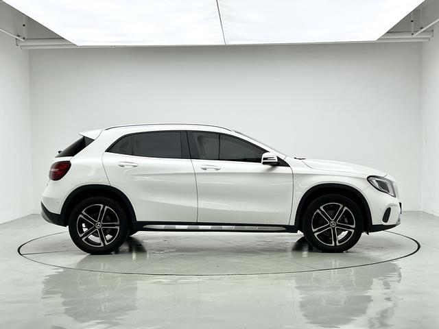 Mercedes-Benz GLA 2018 thumb 6