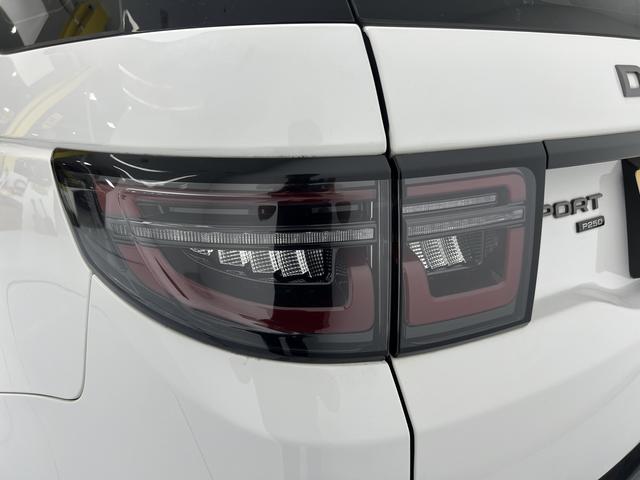 Land Rover Discovery Sport 2022 thumb 11