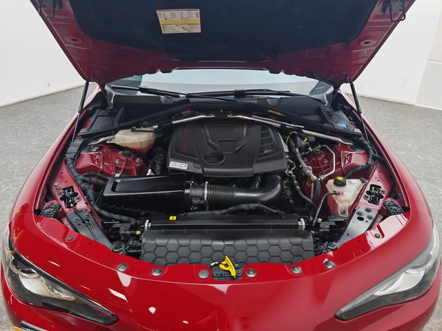 Alfa Romeo Giulia 2017 thumb 8
