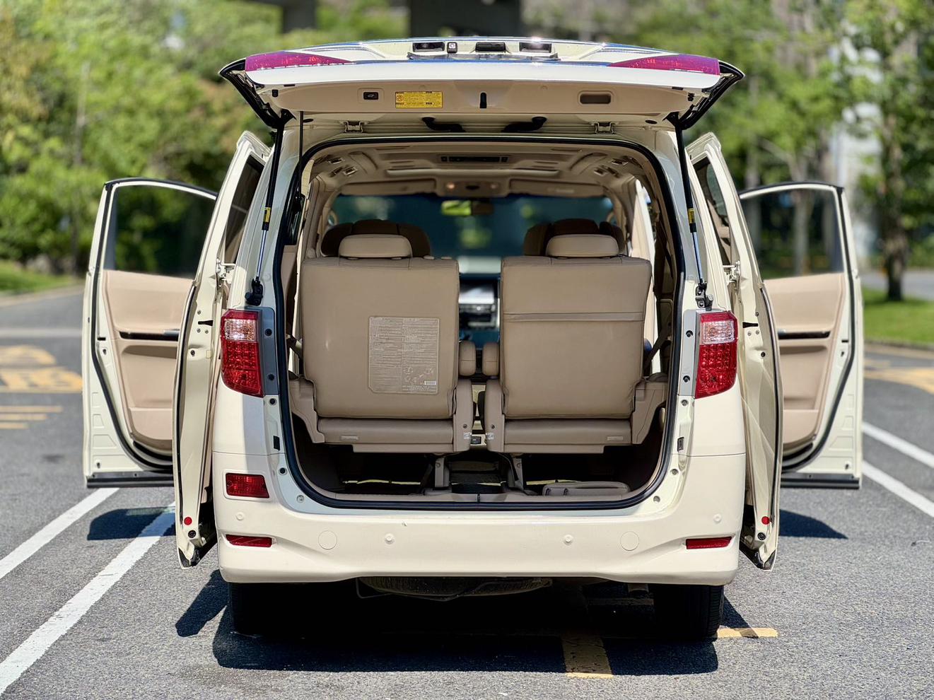 Toyota Alphard 2012 thumb 6