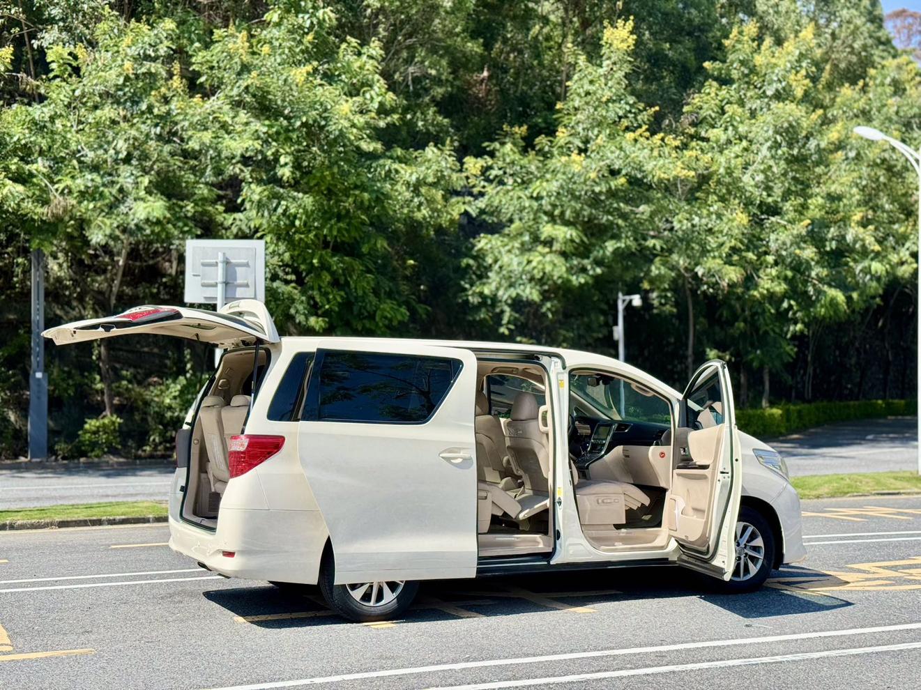 Toyota Alphard 2012 thumb 8