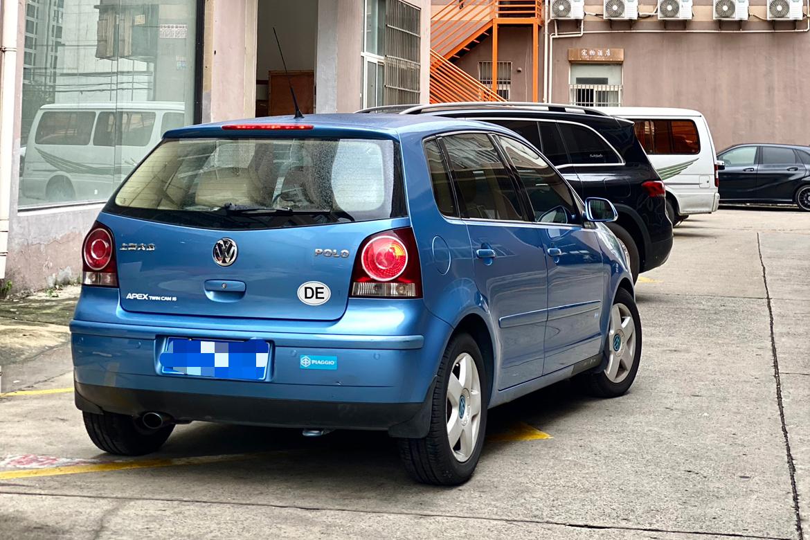Volkswagen Polo 2009 thumb 3