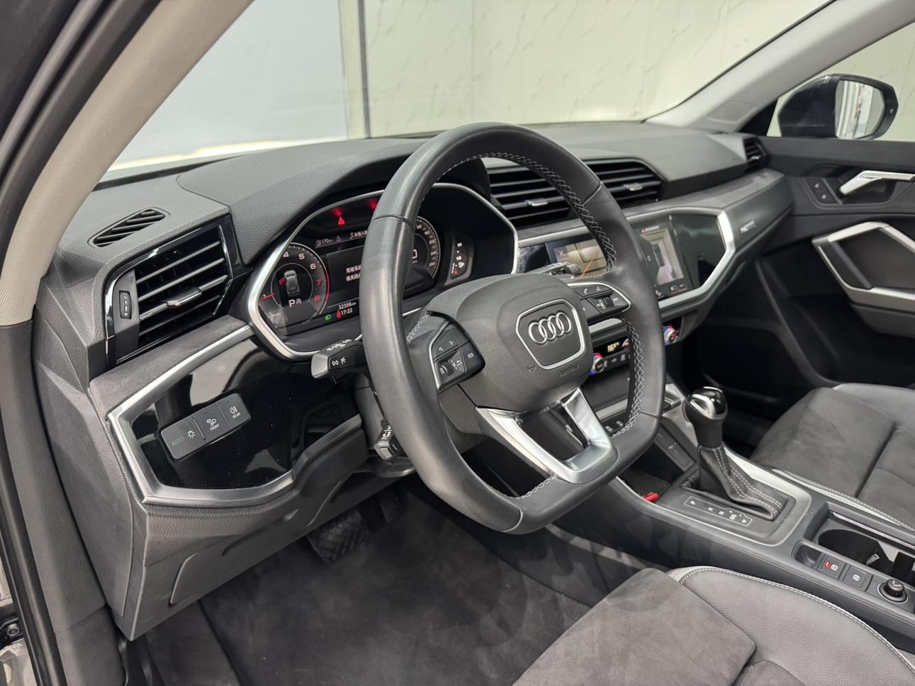 Audi Q3 2022 thumb 10