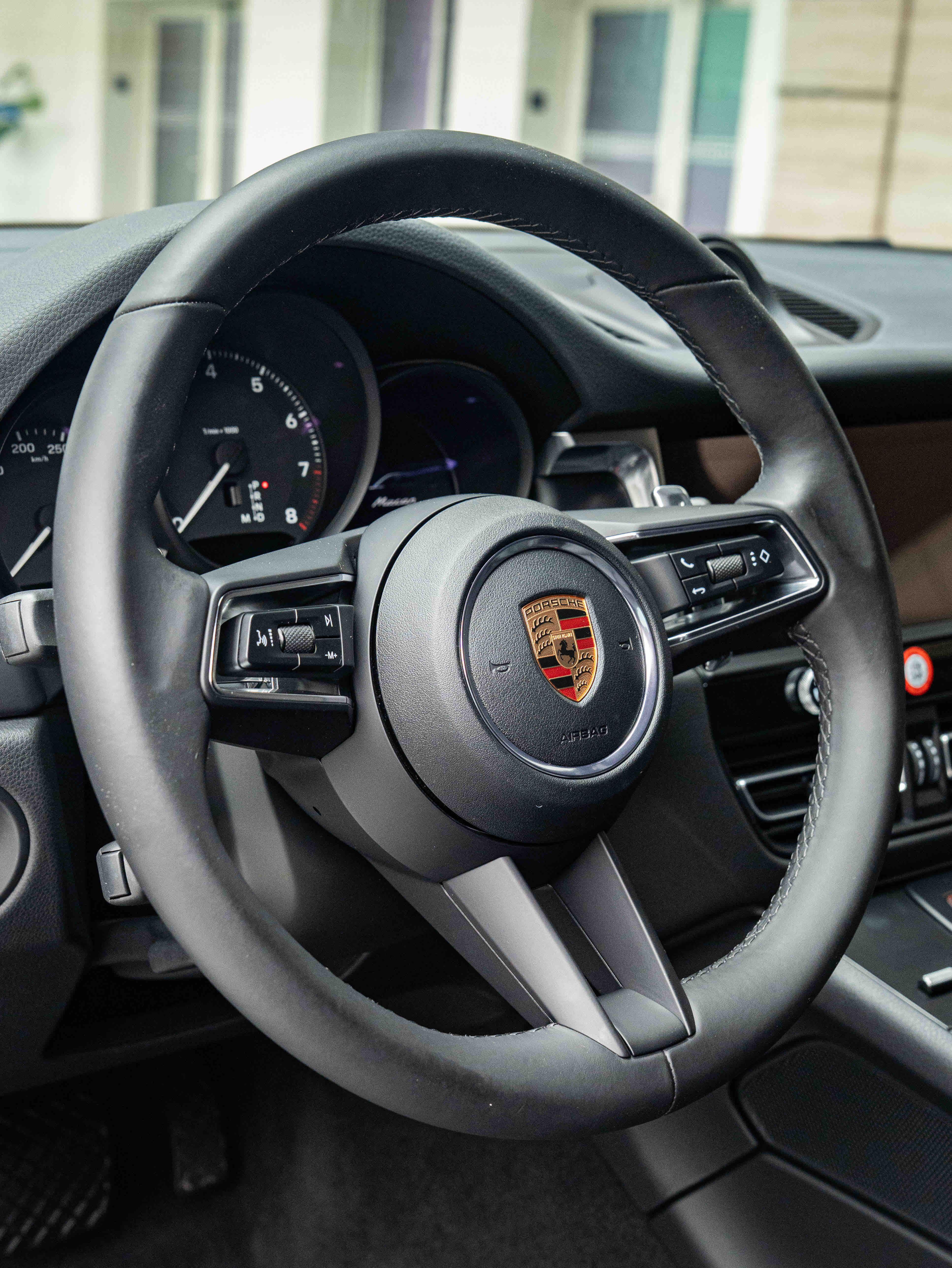 Porsche Macan 2023 thumb 12