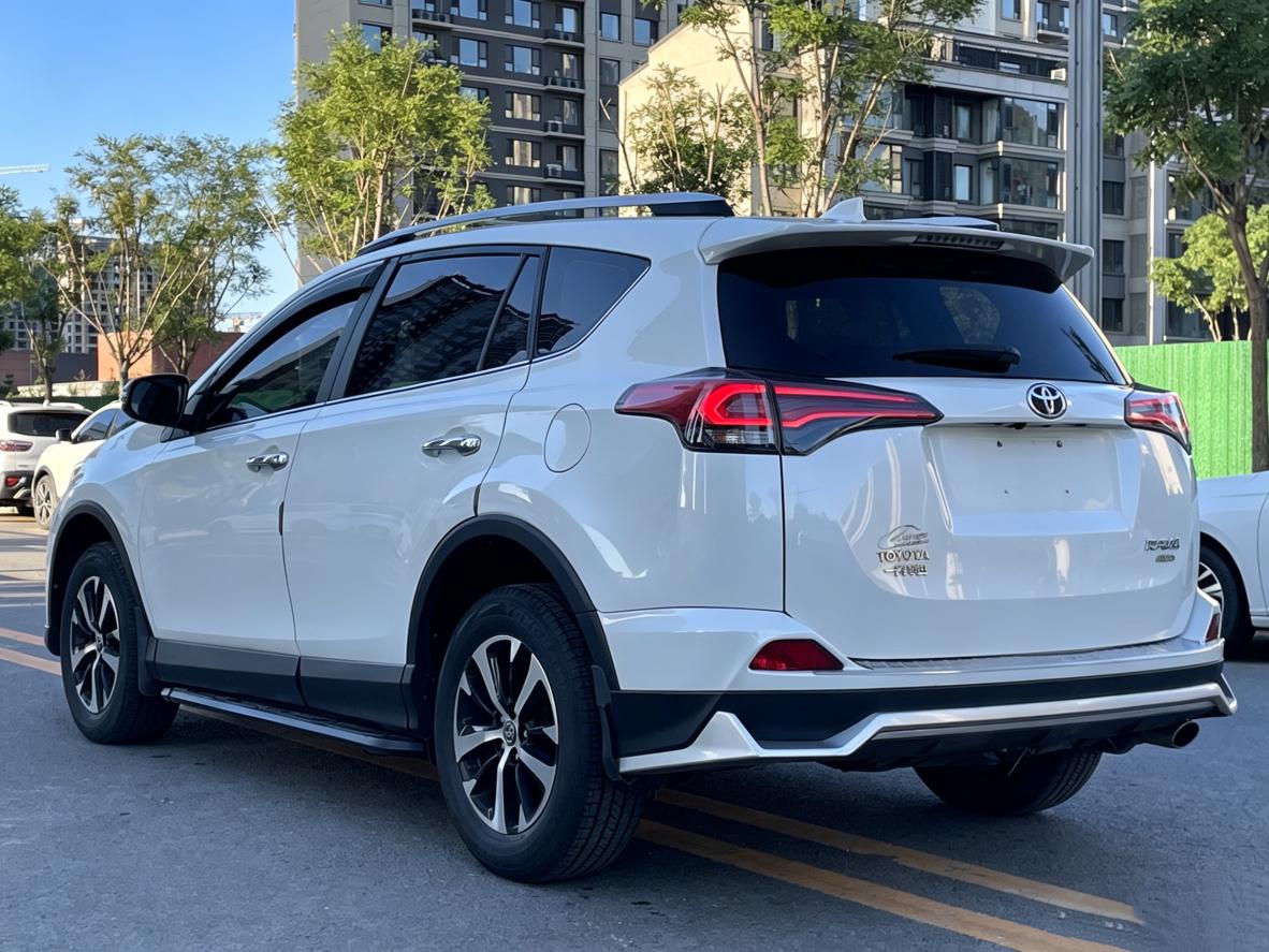 Toyota RAV4 2018 thumb 2