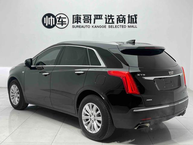 Cadillac XT5 2018 thumb 2