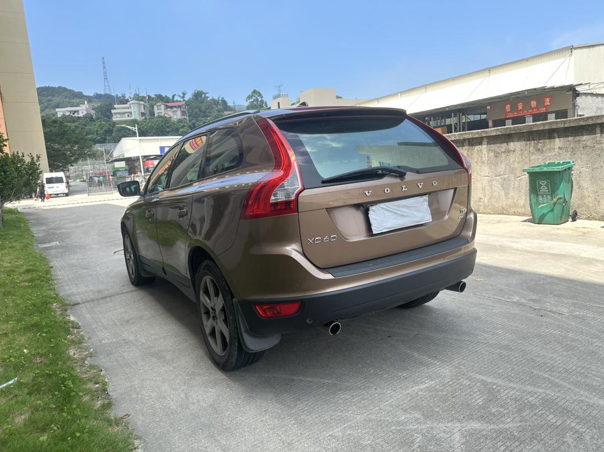 Volvo XC60 2013 thumb 2