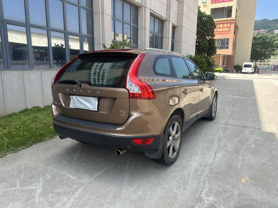 Volvo XC60 2013 thumb 4