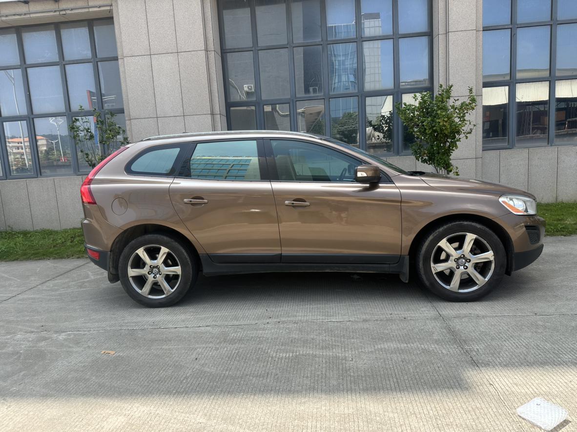 Volvo XC60 2013 thumb 5
