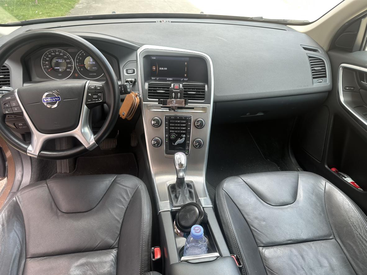 Volvo XC60 2013 thumb 6