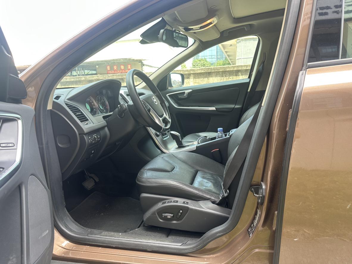Volvo XC60 2013 thumb 8