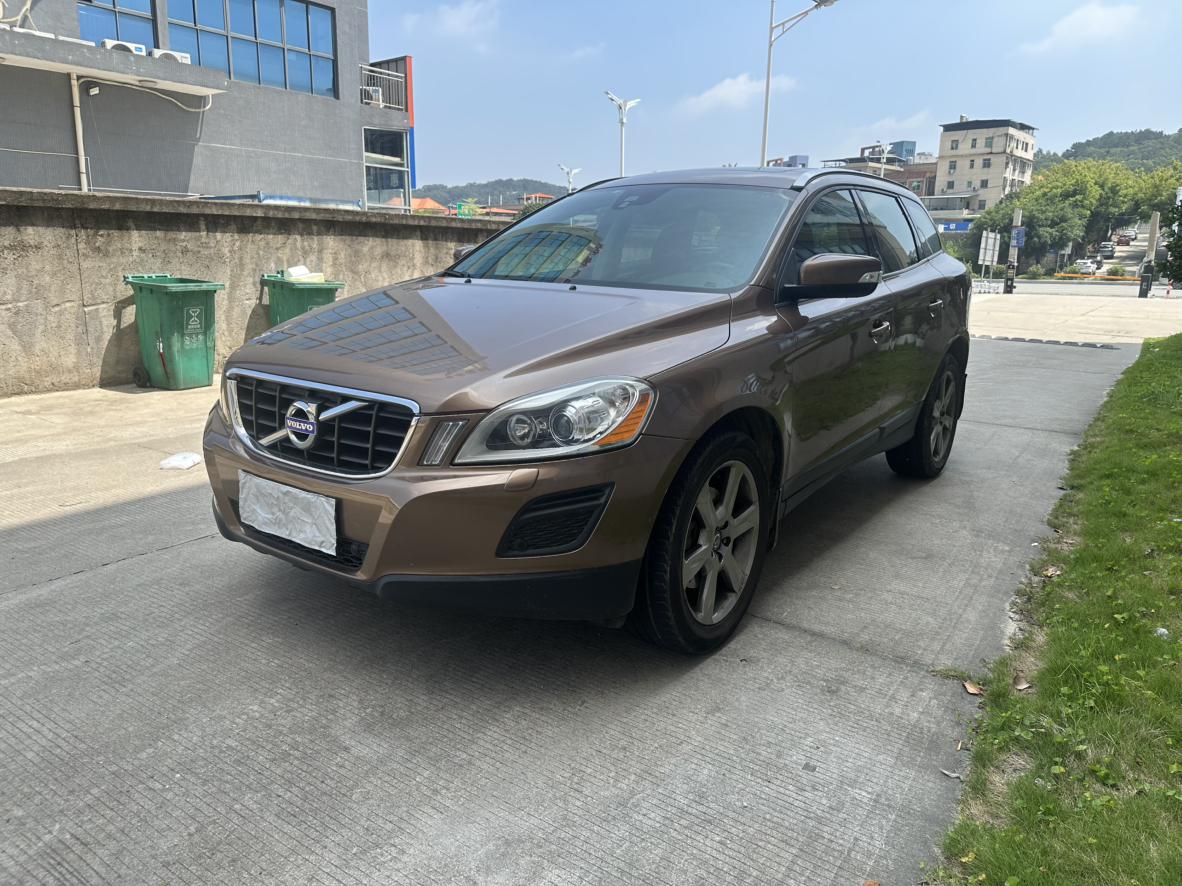 Volvo XC60 2013 thumb 11