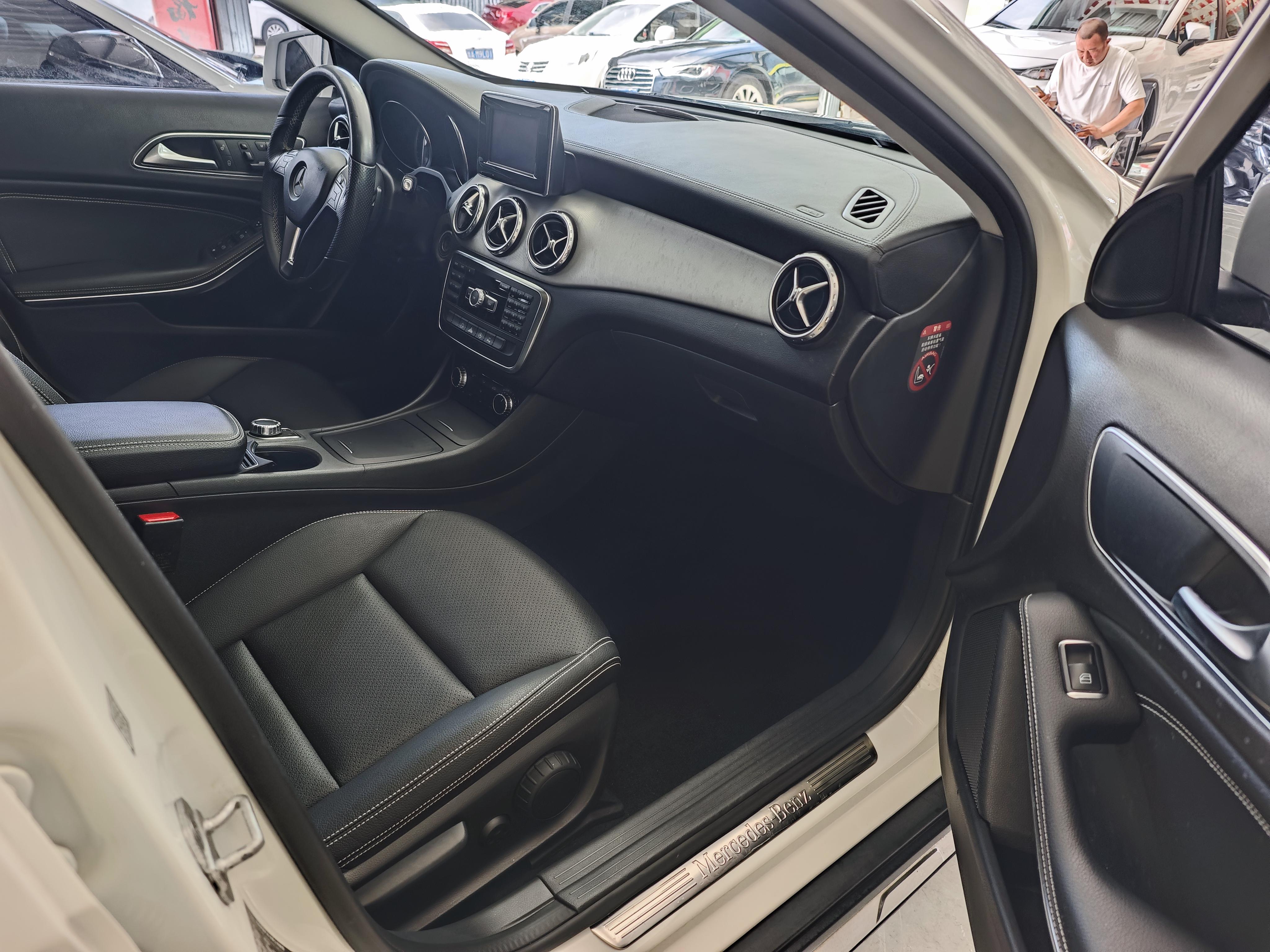 Mercedes-Benz GLA 2015 thumb 5