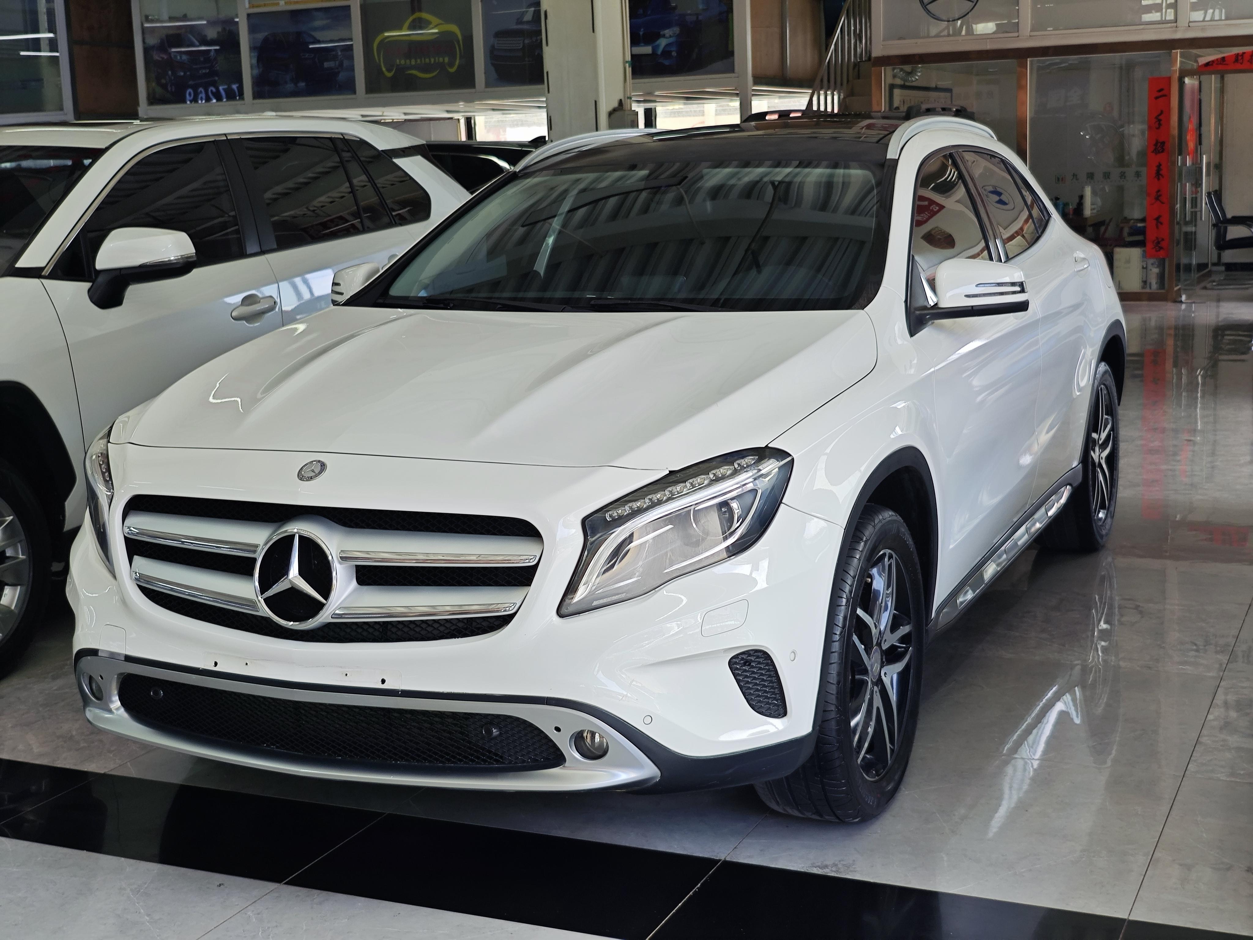 Mercedes-Benz GLA 2015 thumb 12
