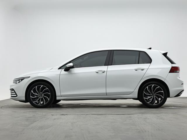 Volkswagen Golf Sportsvan 2023 thumb 2