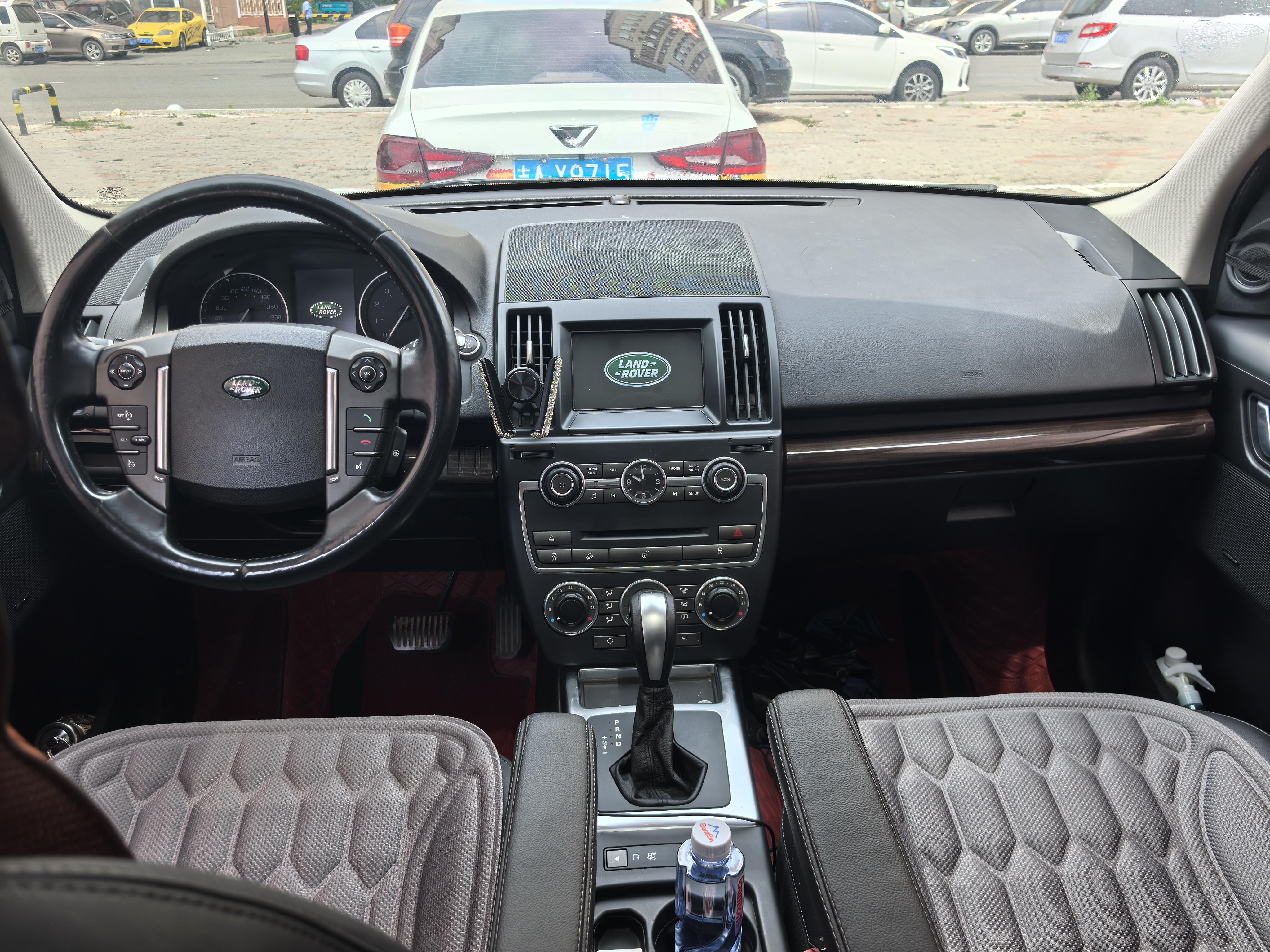 Land Rover Discovery Sport 2014 thumb 5