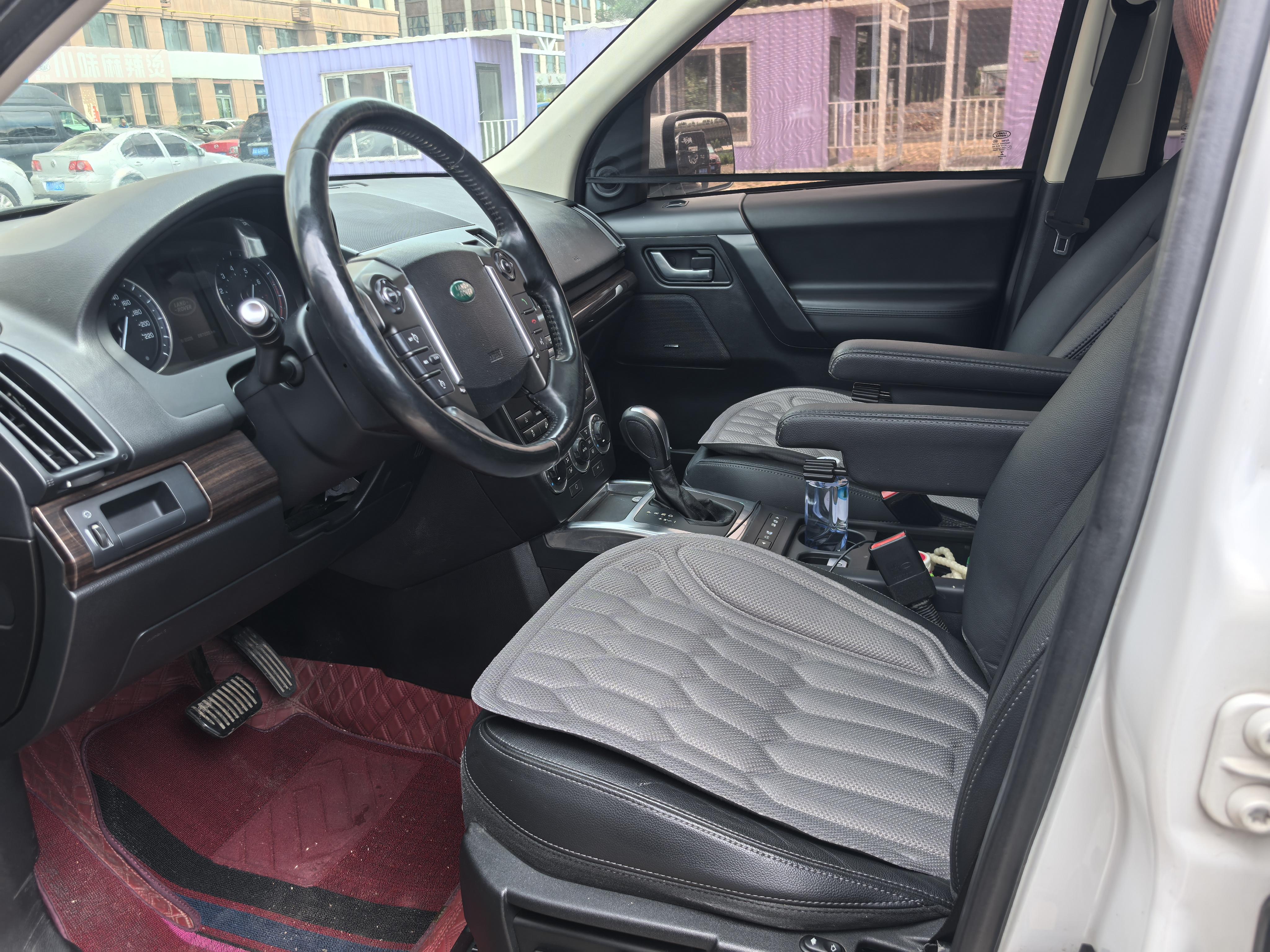 Land Rover Discovery Sport 2014 thumb 6