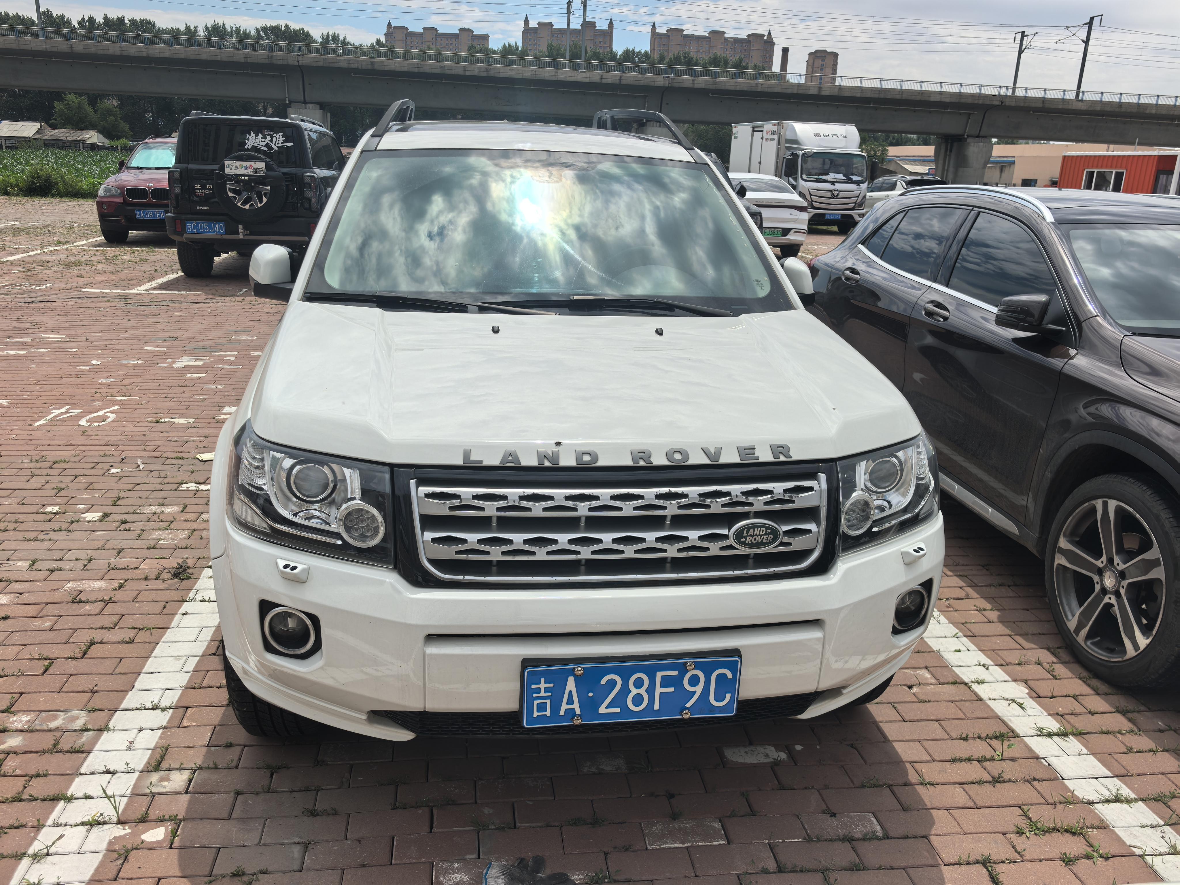 Land Rover Discovery Sport 2014 thumb 9