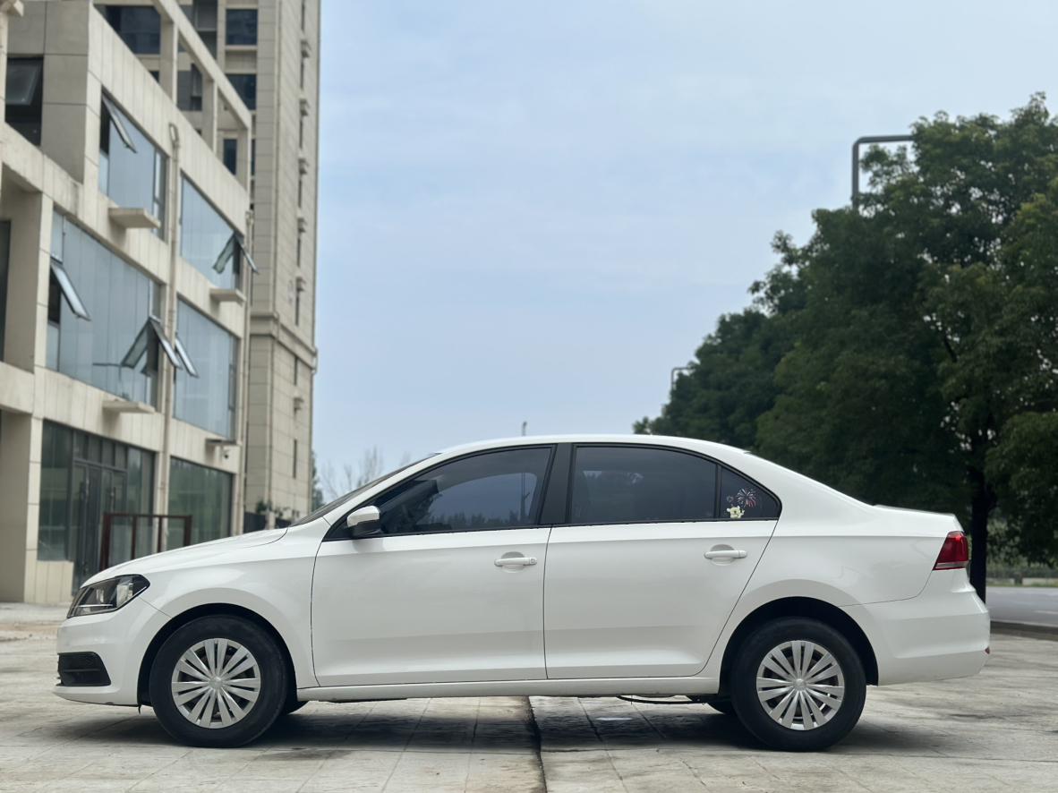 Volkswagen Santana 2019 thumb 2