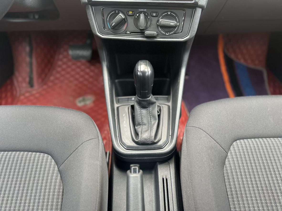 Volkswagen Santana 2019 thumb 10