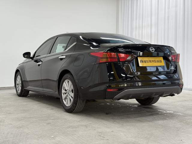 Nissan Altima 2019 thumb 3