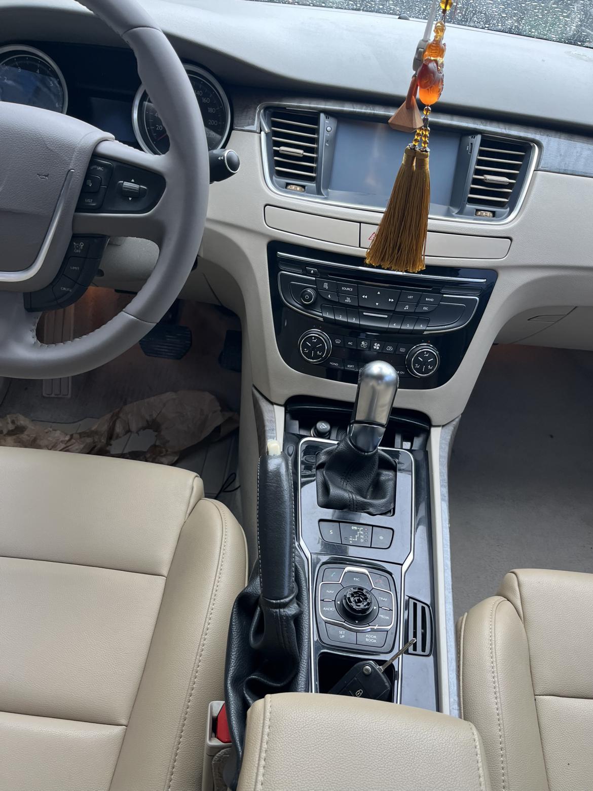 Peugeot 508 2011 thumb 6