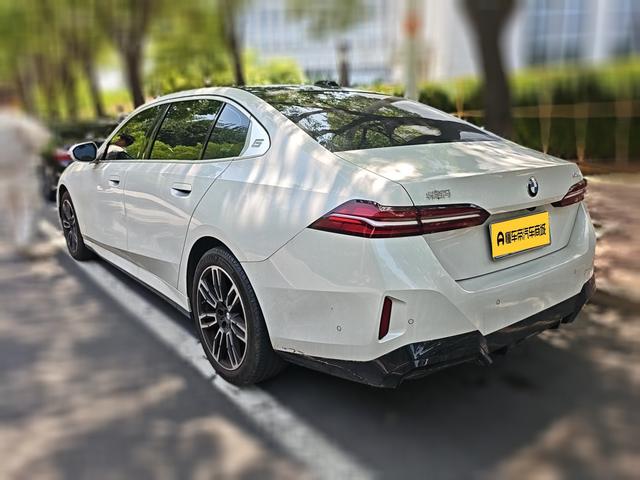 BMW 5 серии 2025 thumb 4
