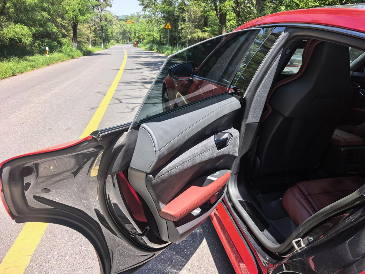 Audi e-tron GT 2023 thumb 8
