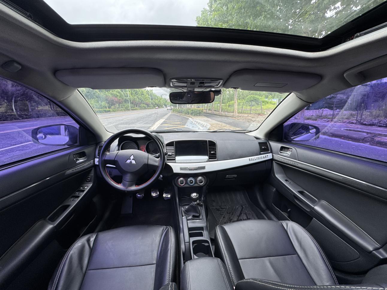 Mitsubishi Yi Shen 2013 thumb 5