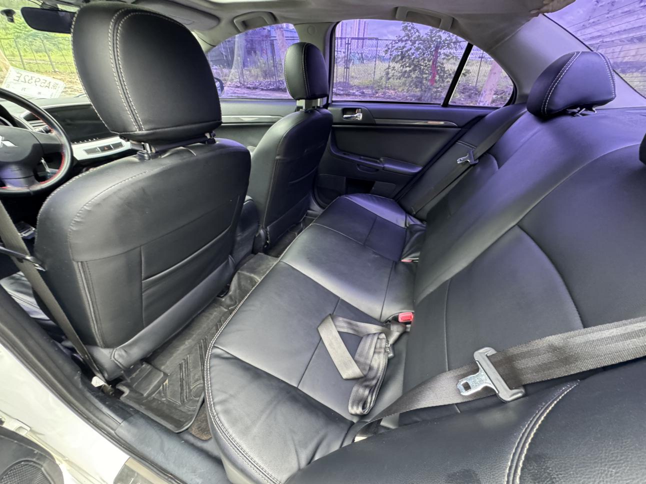 Mitsubishi Yi Shen 2013 thumb 7