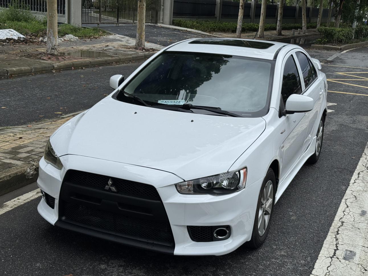 Mitsubishi Yi Shen 2013 thumb 8
