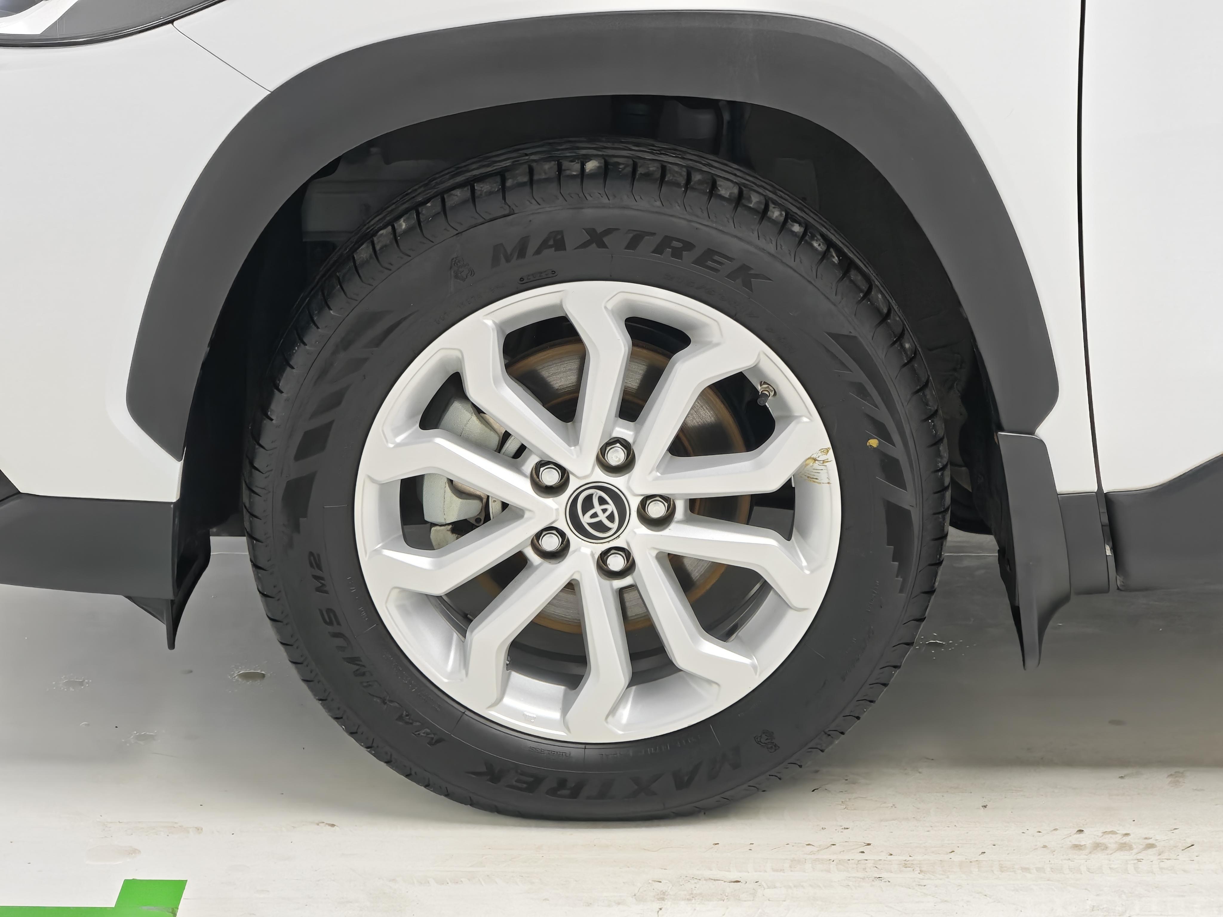 Toyota Frontlander 2023 thumb 8
