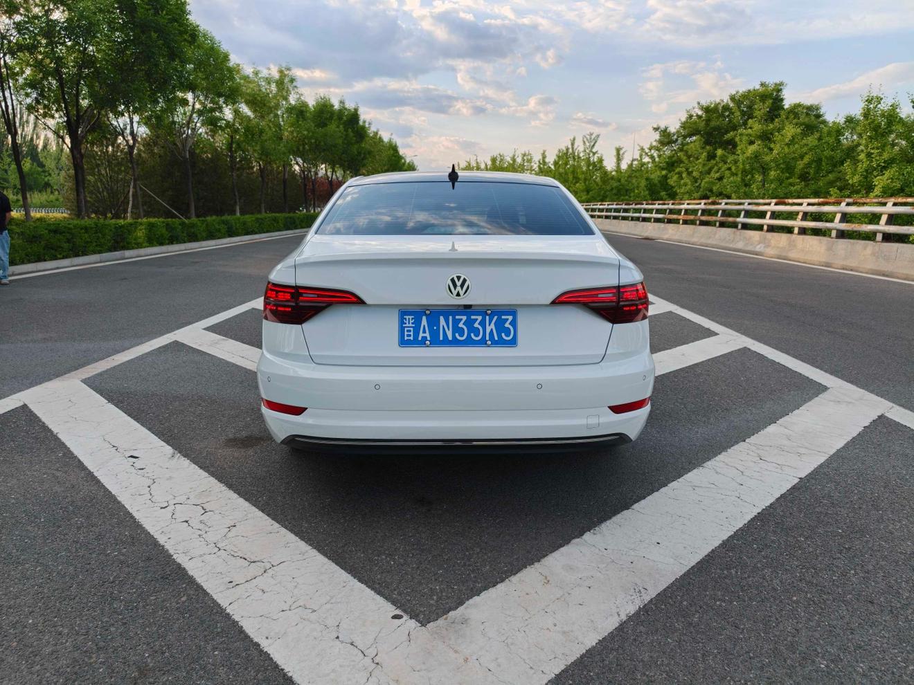 Volkswagen Sagitar 2022 thumb 4