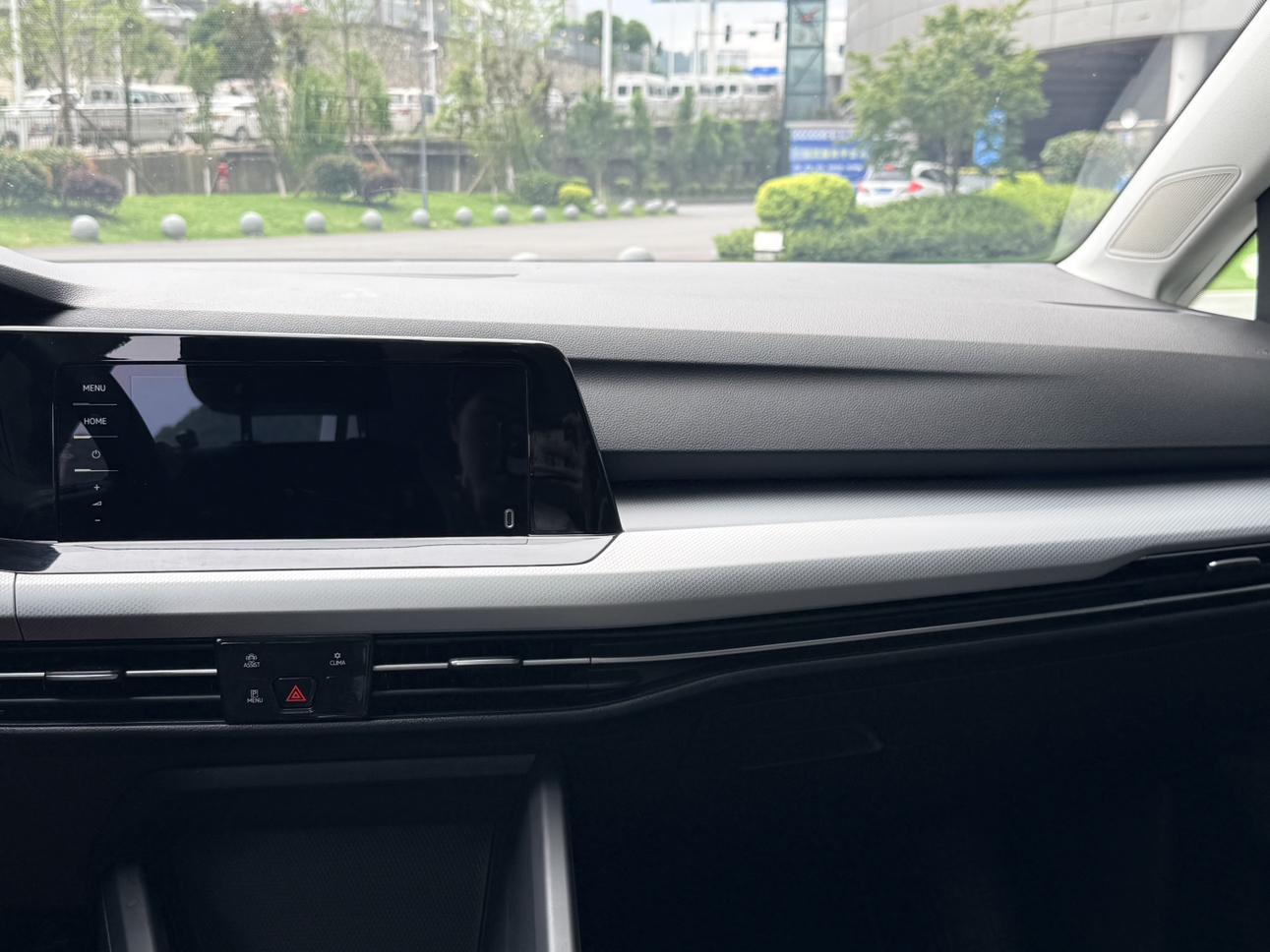 Volkswagen Golf Sportsvan 2023 thumb 9